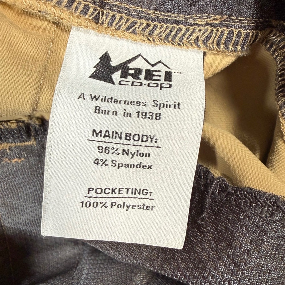 REI Co-op Convertible Cargo Pants Mens 42x30 Tan Sahara Hiking Zip Off Stretch - Picture 7 of 12